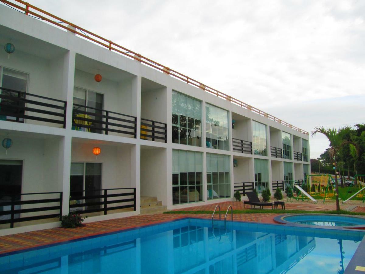 Ocean Blue Hotel Olon Bagian luar foto